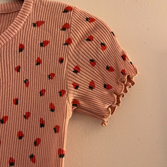 Small knitted strawberry "Bad Girl" top - Picture 3 of 4
